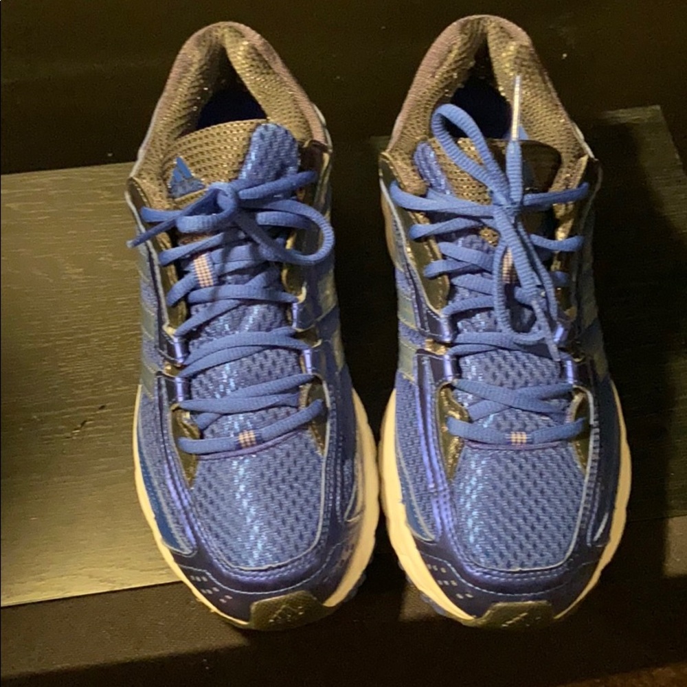 Adidas Sneakers